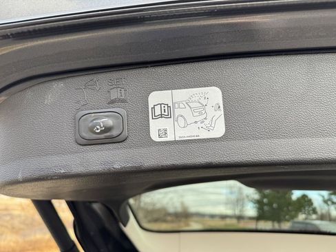 Used 2018 Ford Escape Titanium AWD/4WD image 10