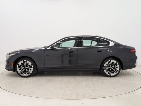 New 2026 BMW 530i w/ Premium Package RWD image 2