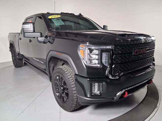 Used 2022 GMC Sierra 2500 Denali w/ Denali Black Diamond Edition AWD/4WD image 2