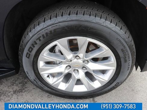 Used 2023 Chevrolet Suburban Premier image 29