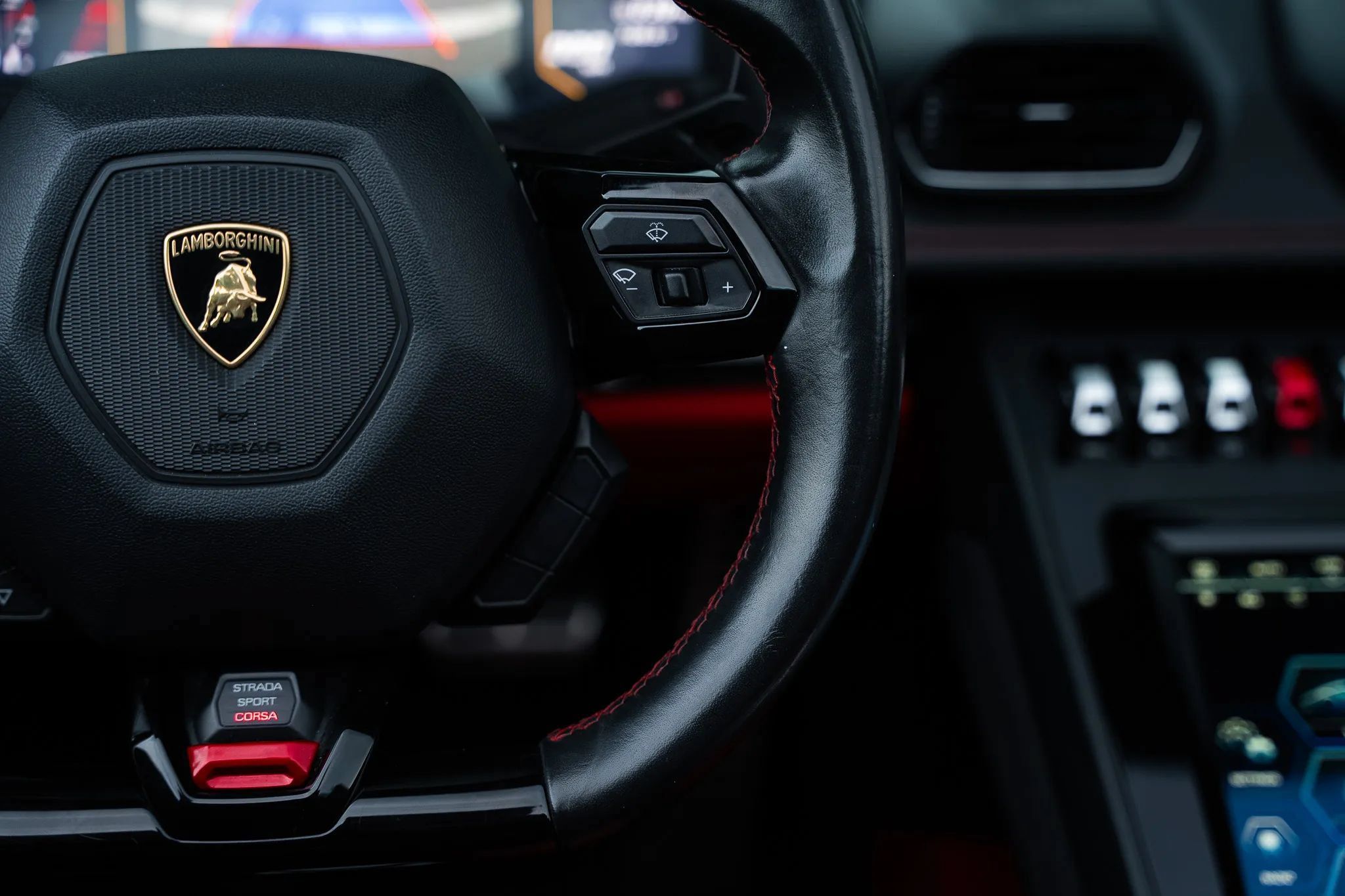 Used 2021 Lamborghini Huracan EVO RWD image 29