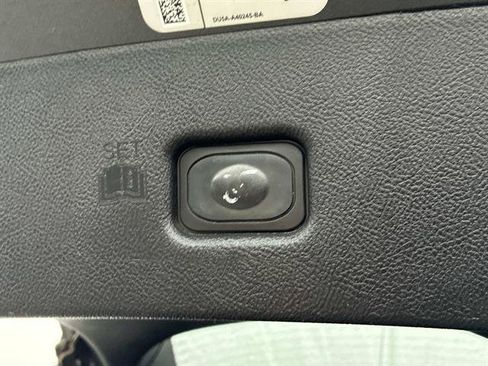 Used 2017 Lincoln MKX Reserve w/ Lincoln MKX Climate Package image 13