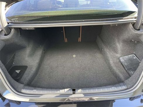 Used 2018 BMW 530i xDrive w/ Premium Package image 9