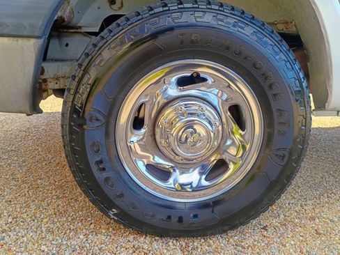 Used 2002 Dodge B3500 image 19