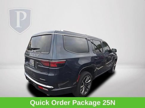 Used 2023 Jeep Wagoneer Series III w/ Premium Group I AWD/4WD image 7