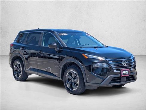 Used 2025 Nissan Rogue SV FWD image 3