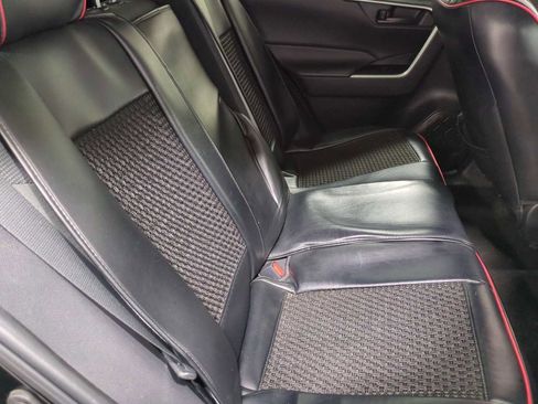 Used 2022 Toyota RAV4 LE AWD/4WD image 32