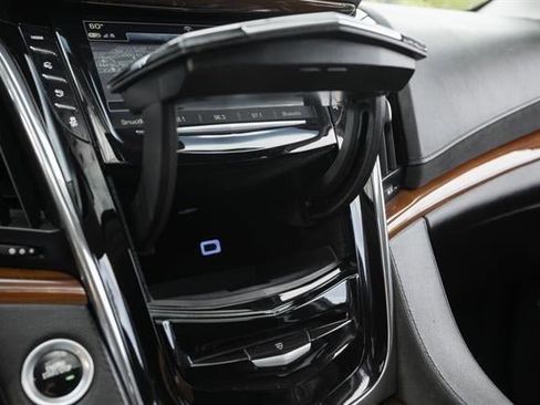 Used 2017 Cadillac Escalade ESV Premium Luxury image 67