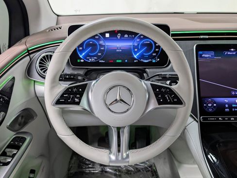 Used 2023 Mercedes-Benz EQE 500 4MATIC SUV image 29