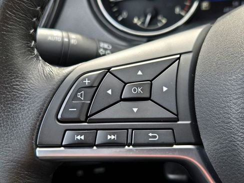 Used 2019 Nissan Rogue Sport SL FWD image 16