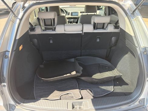 Used 2018 Honda HR-V EX image 29