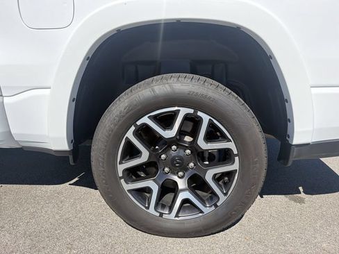 Used 2025 RAM 1500 Laramie AWD/4WD image 21