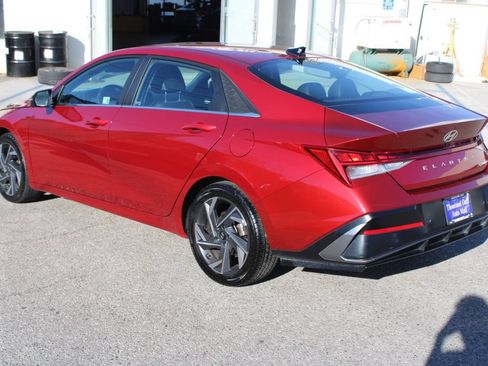 Used 2024 Hyundai Elantra Limited FWD image 6