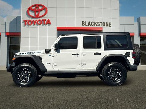 Used 2023 Jeep Wrangler Unlimited Rubicon 4xe w/ Cold Weather Group AWD/4WD image 6