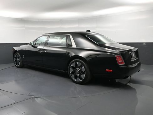 New 2027 Rolls-Royce Phantom Extended Wheelbase RWD image 3