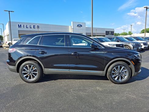 Certified 2022 Lincoln Nautilus AWD image 7