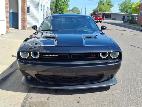 Used 2016 Dodge Challenger R/T RWD image 3