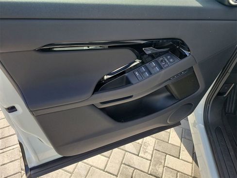 New 2026 Land Rover Range Rover Evoque S image 23