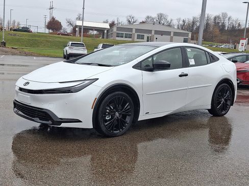 New 2026 Toyota Prius AWD image 3