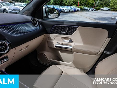 Used 2025 Mercedes-Benz GLA 250 image 44