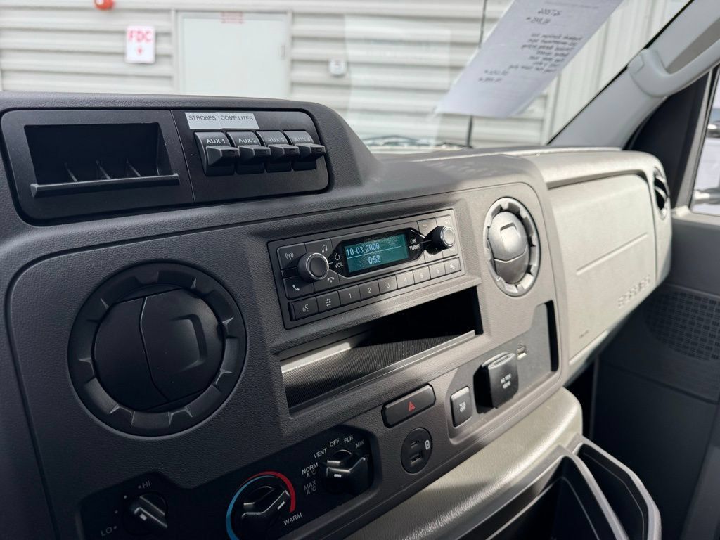 New 2026 Ford E-350 and Econoline 350 Super Duty w/ Interior Upgrade Package RWD image 27