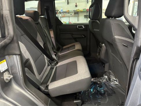 Used 2025 Ford Bronco Big Bend image 25