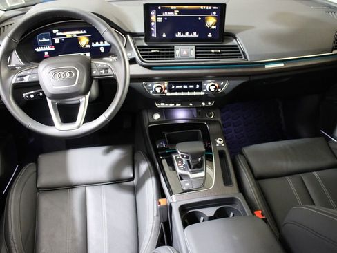 Certified 2025 Audi Q5 2.0T Premium Plus w/ Premium Plus Package image 12