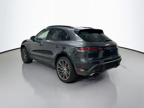 Certified 2025 Porsche Macan AWD/4WD image 3