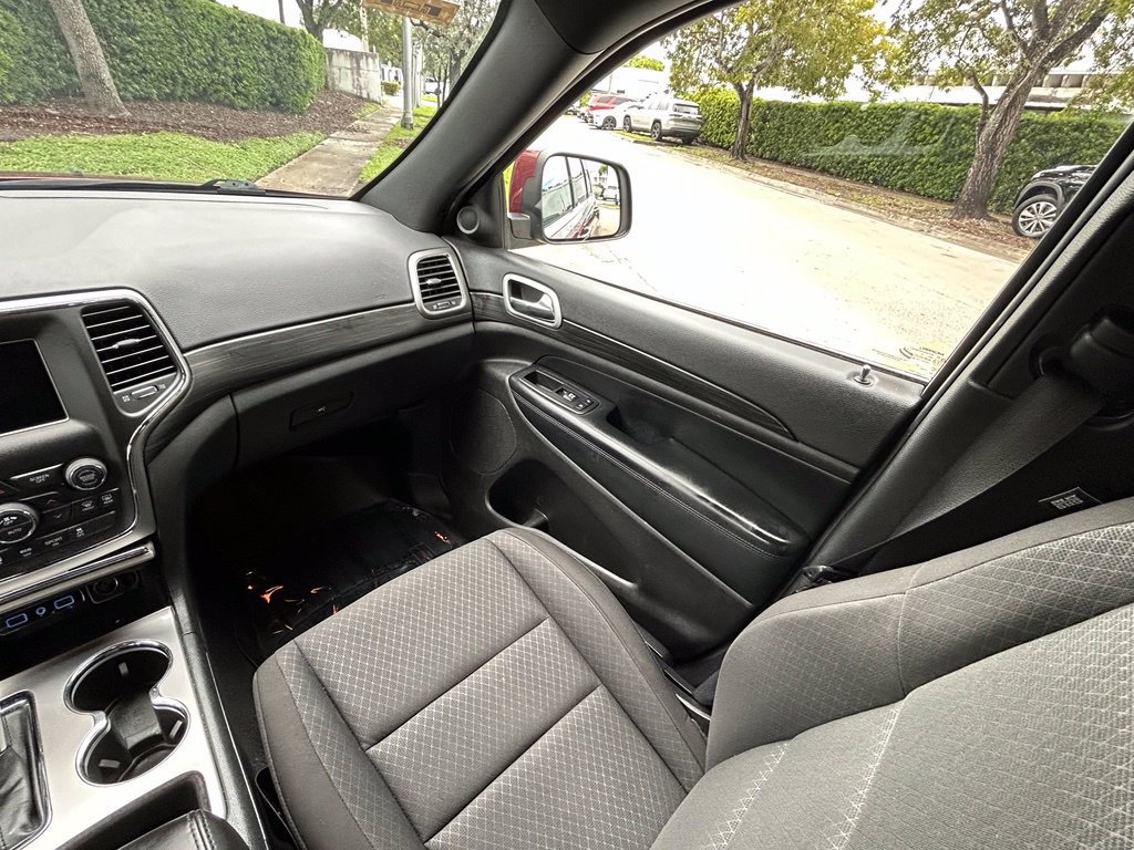 Used 2021 Jeep Grand Cherokee Laredo RWD image 11