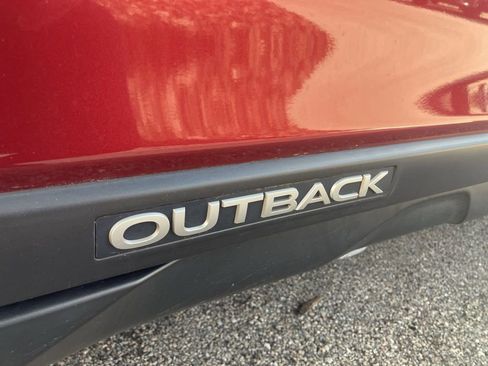 Used 2019 Subaru Outback 2.5i Limited image 9