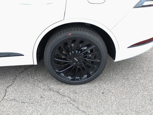 New 2026 Lincoln Aviator Reserve AWD/4WD image 3