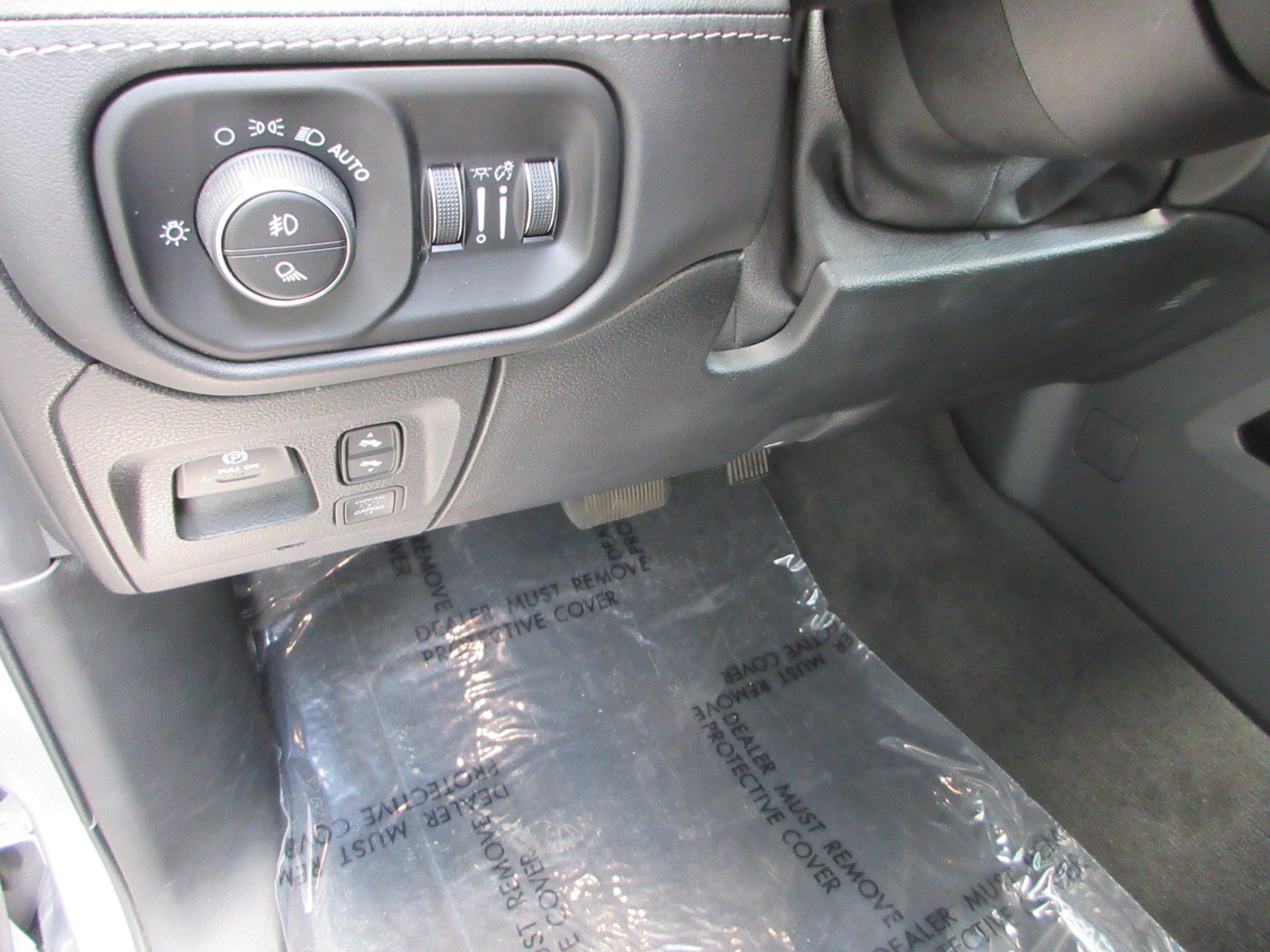 Used 2020 RAM 1500 Limited AWD/4WD image 34