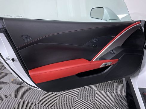 Certified 2016 Chevrolet Corvette Z06 w/ 3LZ Preferred Equipment Group image 12