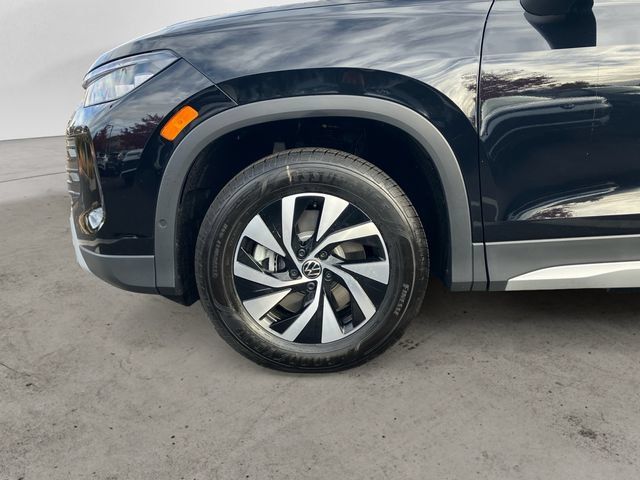 Certified 2025 Volkswagen Tiguan S AWD/4WD image 14