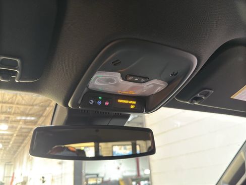 Used 2024 Chevrolet Colorado Z71 w/ Z71 Convenience Package 2 image 35