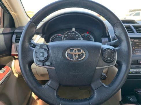 Used 2013 Toyota Camry XLE FWD image 21