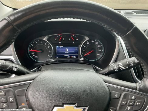 Used 2020 Chevrolet Equinox LT w/ Driver Convenience Package image 8