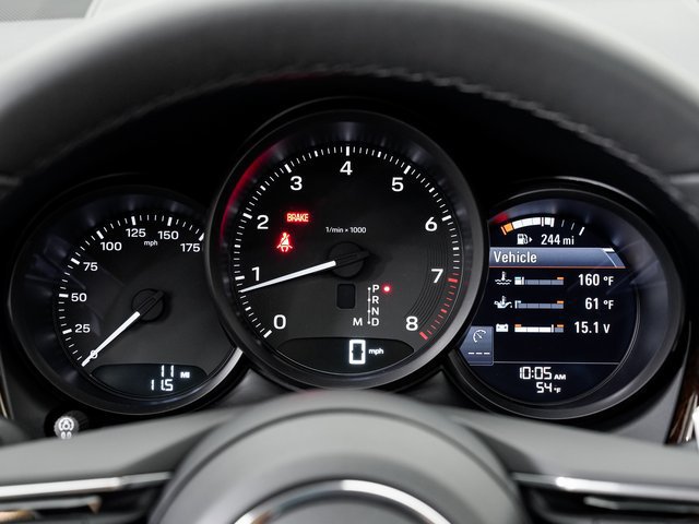 Certified 2026 Porsche Macan AWD/4WD image 16