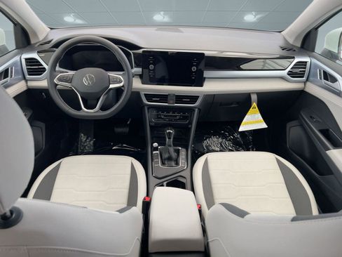 New 2026 Volkswagen Taos SE image 16