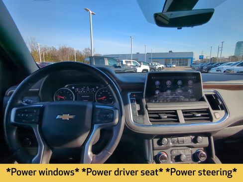 Used 2021 Chevrolet Suburban Premier w/ Premium Package image 21