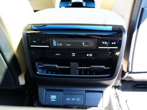 Used 2026 Acura MDX w/ Technology Package AWD/4WD image 33