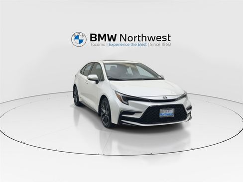 Used 2025 Toyota Corolla SE w/ SE Premium Package AWD/4WD image 7