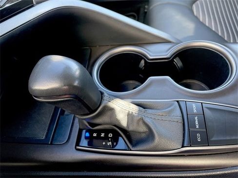 Used 2024 Toyota Camry SE image 19