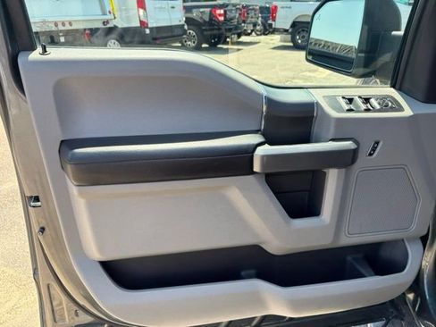 Used 2016 Ford F150 XLT w/ Equipment Group 302A Luxury AWD/4WD image 14