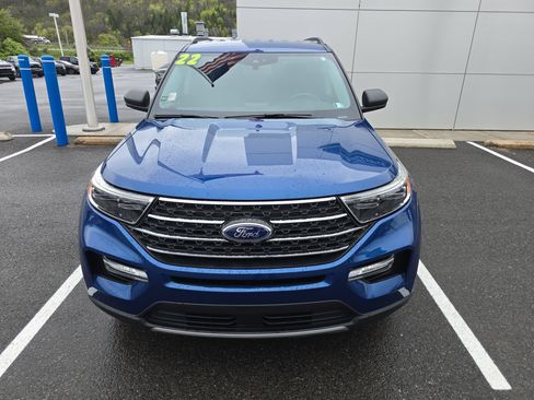 Used 2022 Ford Explorer XLT w/ Equipment Group 202A AWD/4WD image 9
