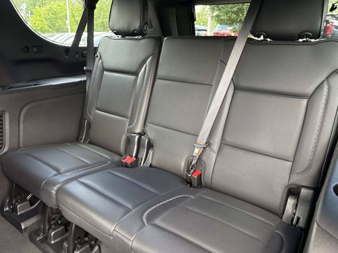 Used 2023 GMC Yukon XL Denali AWD/4WD image 33