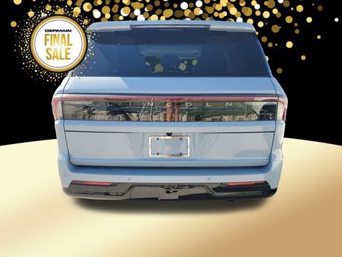 New 2025 Lincoln Navigator Reserve image 7