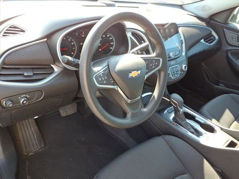 Used 2024 Chevrolet Malibu LT image 9