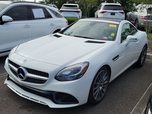 Used 2020 Mercedes-Benz SLC 300 image 4