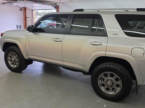 Used 2023 Toyota 4Runner SR5 AWD/4WD image 3